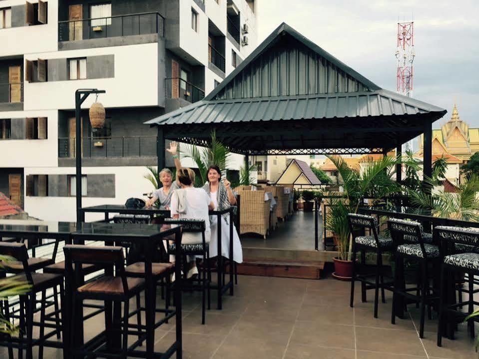 Feliz Hostel Cafe & Bar Phnom Penh Exterior foto